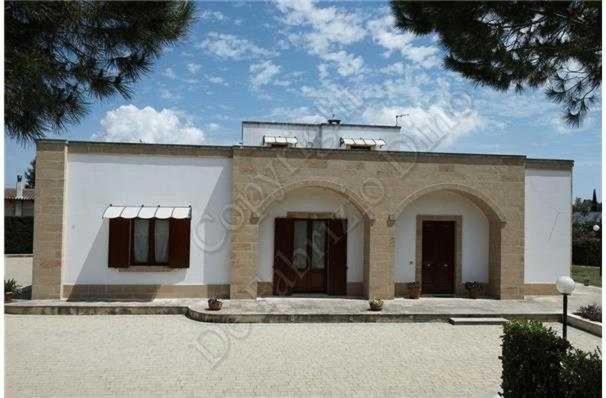 Gianpaolo Ospitale Bed and Breakfast Scorrano  Εξωτερικό φωτογραφία